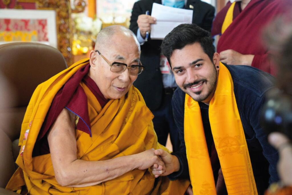 Valerio Tallarico insieme al Dalai Lama