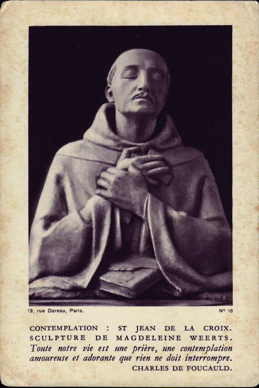 Una scultura dedicata a san Giovanni della Croce, con le parole di Charles de Foucauld: