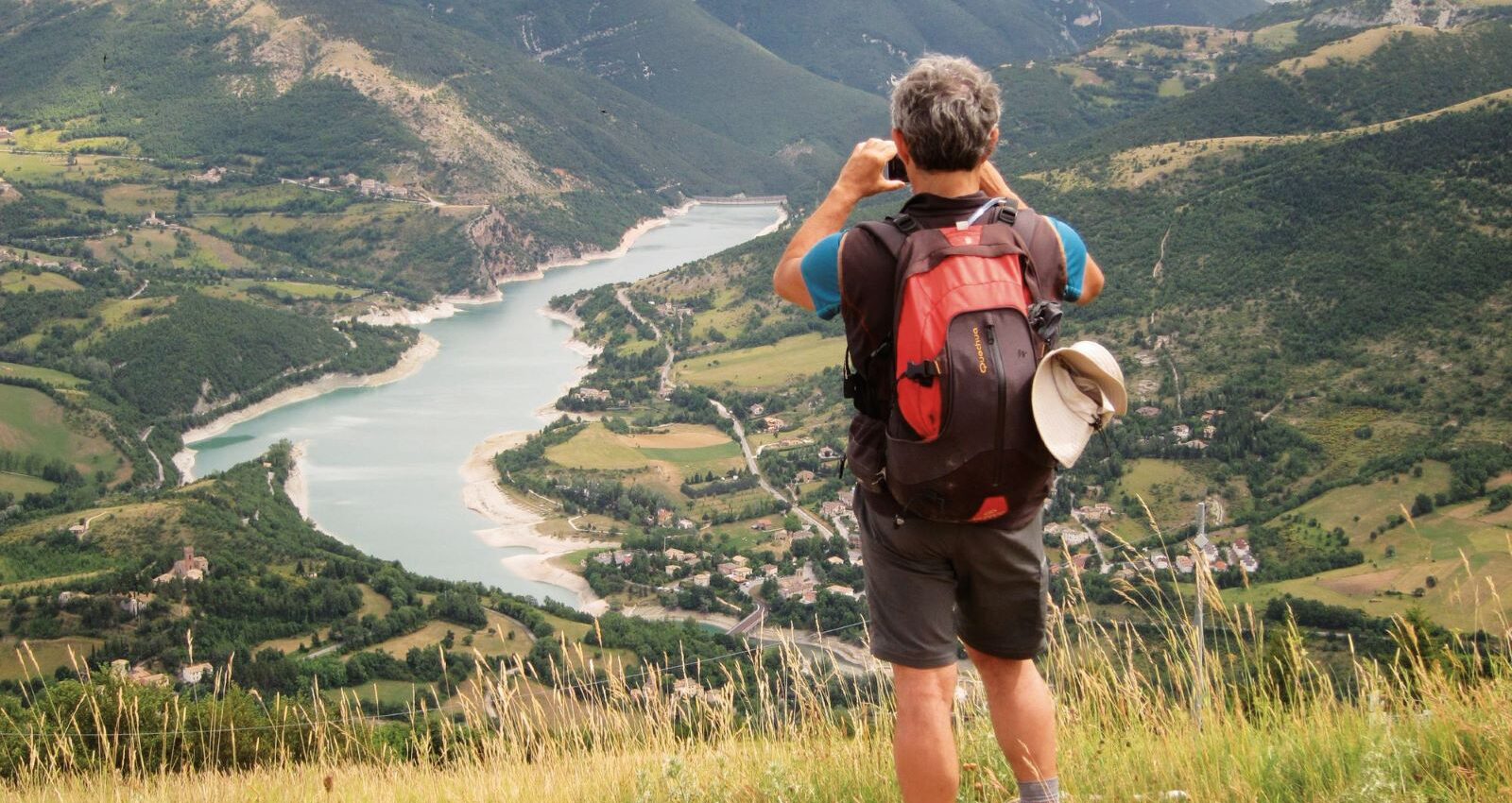 I cammini in Italia: il lago di Fiastra