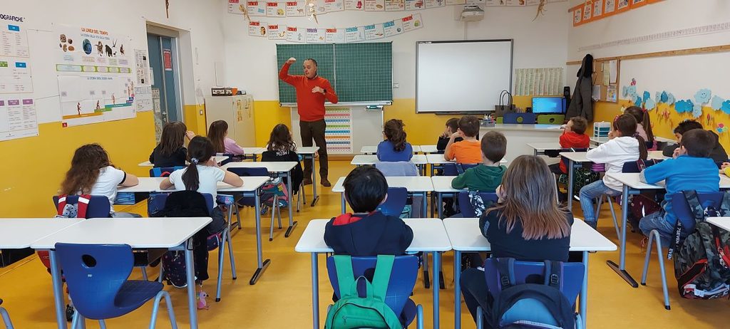 "Lezione di quiete" a scuola, con Gabriele Fancello